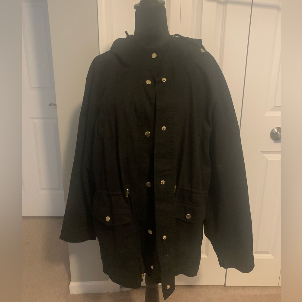 Plus sized women’s lightweight jacket